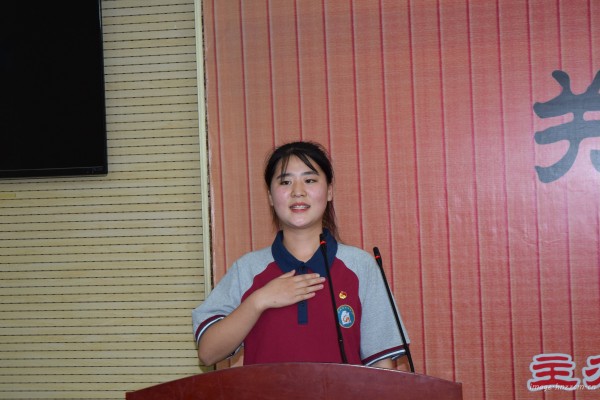 97b4a45aebc06354e.jpg