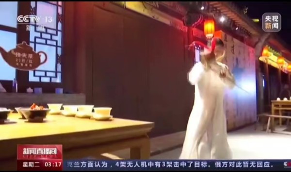 6宣舒艺同学国庆期间应邀在大同古城进行中原长嘴壶创新茶艺表演